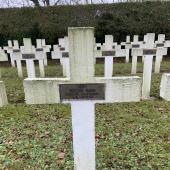 Grave of Roger O DECKER