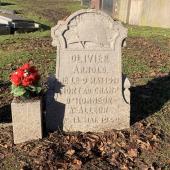 Grave of Arnold, G. OLIVIER