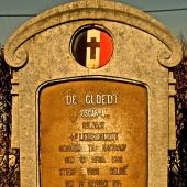 Grave of Oscar Achil DECLOEDT