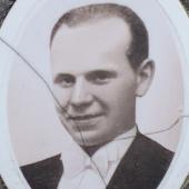 Photo of Gilbert, G. PUIT