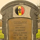 Graf van Raymond Josef VANDERMOERE