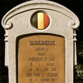 Grave of Maurice Leon VANDEN HECKE